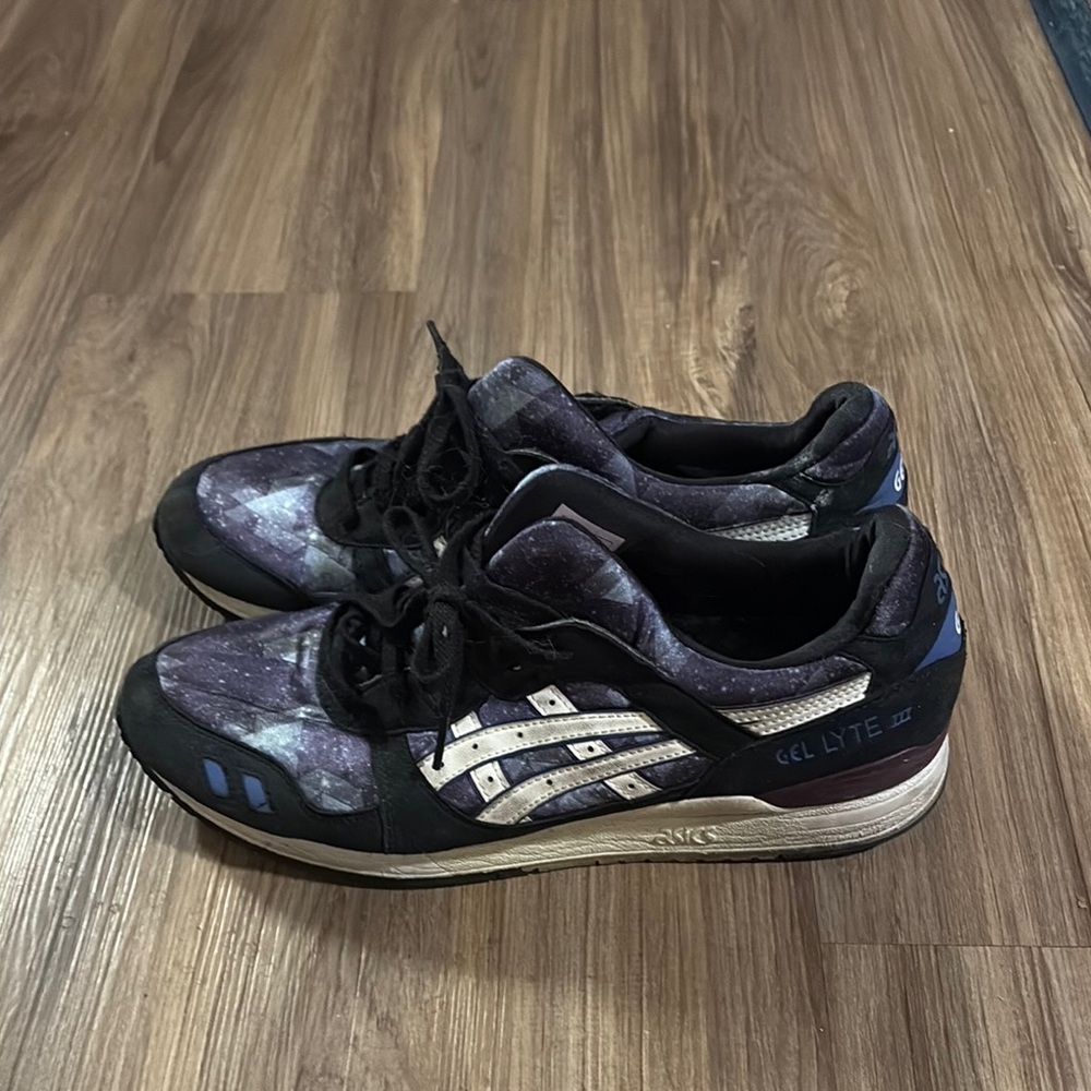 ASICS Gel-Lyte III Sneakers in Black and Purple